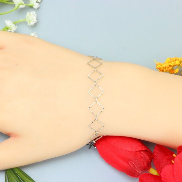 "Elegant & Trendy Bracelet, A Perfect Gift for Women, Thoughtful, EVCH1701 - Picture 4 of 10